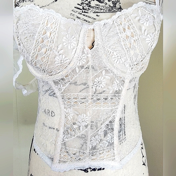 Victoria's Secret Designer Collection Bridal Bustier Corset 36C - Picture 4 of 11